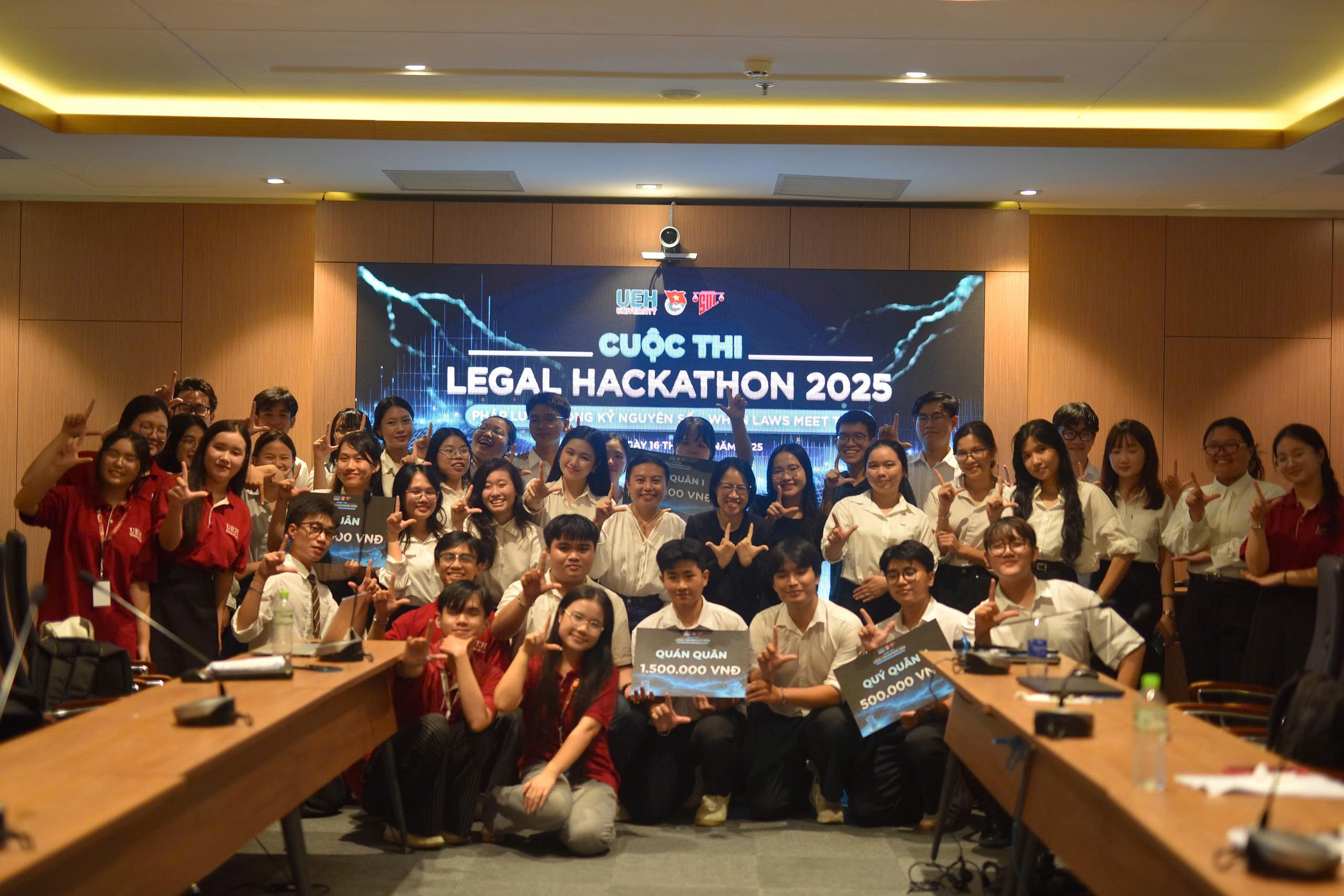 Luật sư thành viên Phạm Thị Thoa tham gia làm ban giám khảo chung kết Cuộc thi Legal Hackathon 2025