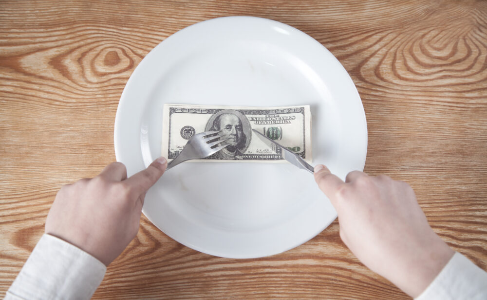 Tiền ăn giữa ca theo quy định mới 2025